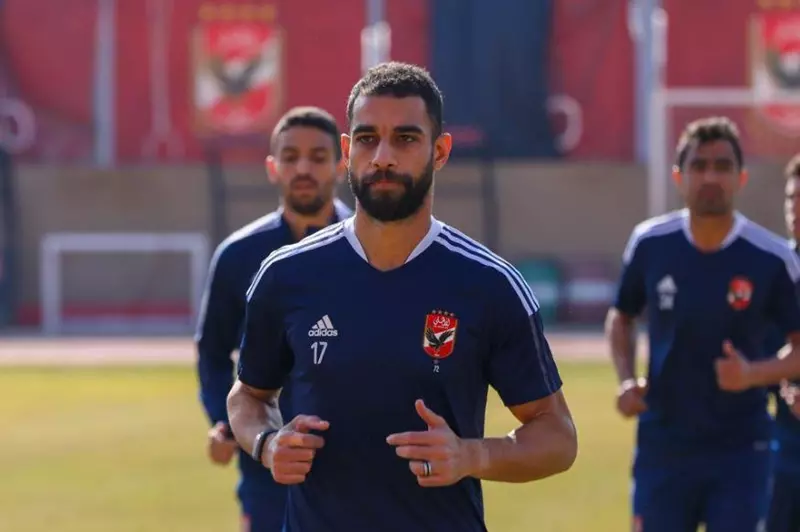 مسيرة اللاعب رقم 17 وصلت إلى نهايتها.. السولية يودع مشجعي الأهلي مسيرة اللاعب رقم 17 وصلت إلى نهايتها.. السولية يودع مشجعي الأهلي