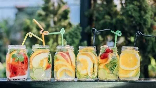 مشروبات صيفية طبيعية: الفوائد والمخاطر المحتملة.. اكتشف المزيد من التفاصيل مشروبات صيفية طبيعية: الفوائد والمخاطر المحتملة.. اكتشف المزيد من التفاصيل