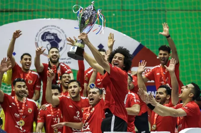مصدر لـ “يلا كورة”: الأهلي يتواجد في السوبر جلوب كحامل لقب “دوري الدولة المستضيفة” مصدر لـ “يلا كورة”: الأهلي يتواجد في السوبر جلوب كحامل لقب “دوري الدولة المستضيفة”