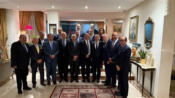 مصر تعرض إمكانيات الاستثمار خلال اجتماع موسع مع كبار المستثمرين المغاربة في الرباط مصر تعرض إمكانيات الاستثمار خلال اجتماع موسع مع كبار المستثمرين المغاربة في الرباط
