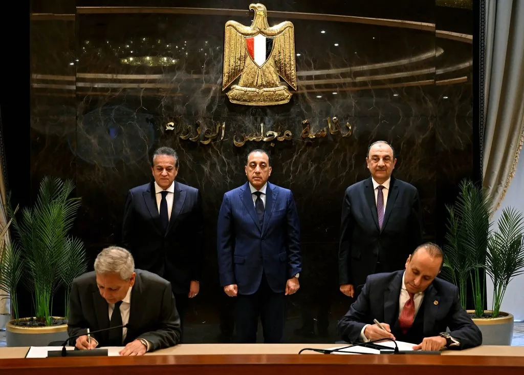 مصر والولايات المتحدة تبرمان اتفاقية لشراكة في إنتاج وتصدير الأدوية للأسواق العالمية.