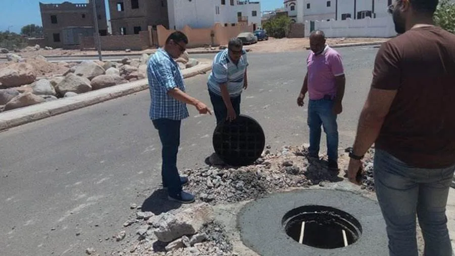 مصرع اثنين من العمال في أسوان خلال عملية تنظيف مخارج الصرف الصحي