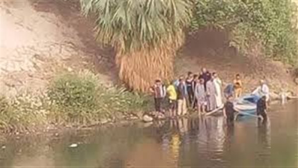 مصرع طالب غرقًا إثر سقوطه بالتروسيكل داخل ترعة في قنا مصرع طالب غرقًا إثر سقوطه بالتروسيكل داخل ترعة في قنا