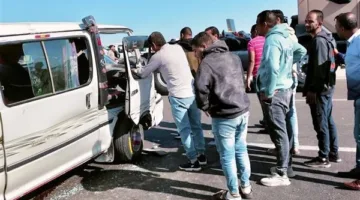 مصرع وإصابة 5 أشخاص في تصادم 3 سيارات بصحراوي البحيرة