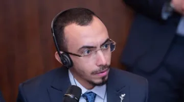 مصطفى منصر: الاتفاق الحوثي-الأمريكي لم يتضمن وقف الهجمات على إسرائيل