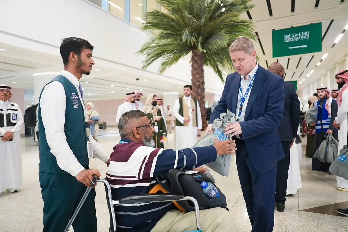 مطار الملك عبد العزيز يستقبل الرحلة الأولى للحجاج من بريطانيا