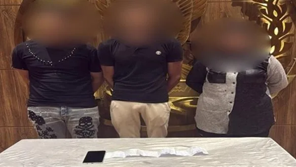 مقابلة غرامية.. القبض على المتهمين باستدراج سائق وإجباره على توقيع إيصالات أمانة بالقاهرة مقابلة غرامية.. القبض على المتهمين باستدراج سائق وإجباره على توقيع إيصالات أمانة بالقاهرة