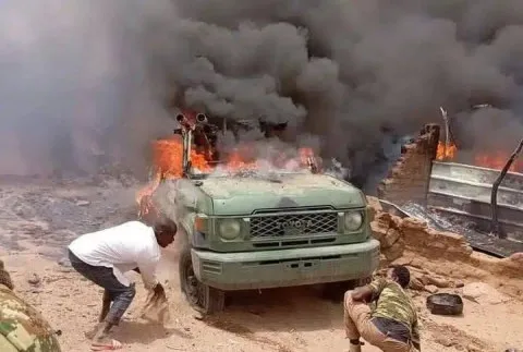مقتل 14 سودانيا من عائلة واحدة في قصف للدعم السريع على مخيم للنازحين في دارفور مقتل 14 سودانيا من عائلة واحدة في قصف للدعم السريع على مخيم للنازحين في دارفور