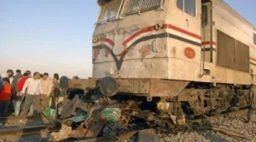 مقتل شخص وإصابة اثنين آخرين نتيجة حادث اصطدام قطار في القليوبية.