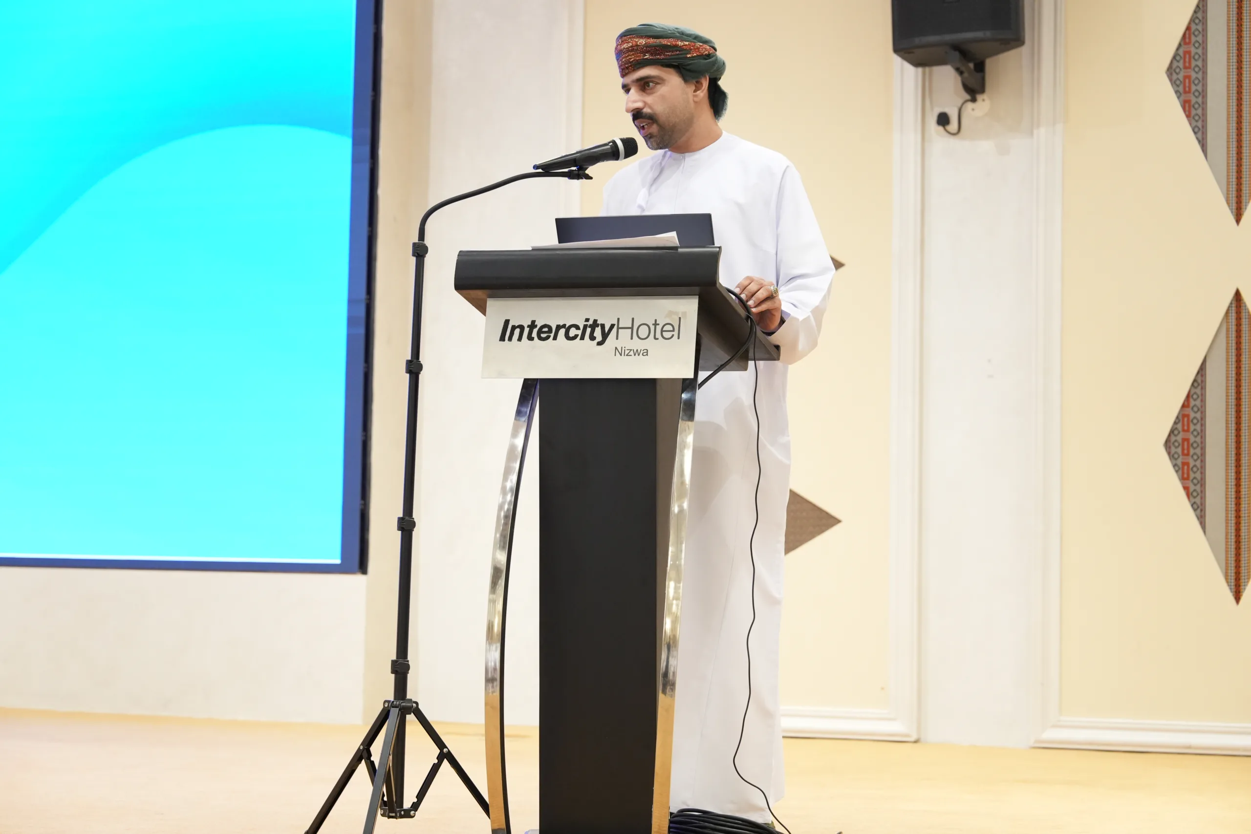 ملتقى مراجعي الخدمات يبحث أساليب تحسين رضا المنتفعين من الخدمات الحكومية في محافظة الداخلية ملتقى مراجعي الخدمات يبحث أساليب تحسين رضا المنتفعين من الخدمات الحكومية في محافظة الداخلية