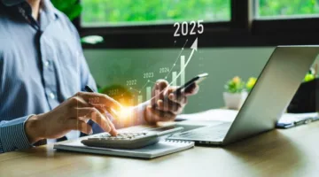 مليونير عصامي: 15 عادة مالية تحل 95% من مشكلاتك