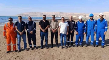 محافظ جنوب سيناء يتابع جهود احتواء أزمة التلوث البترولي بمدينة أبورديس