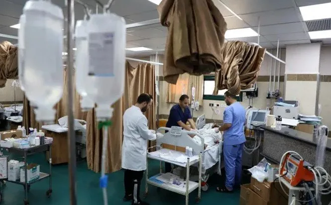 ممرضة في مستشفى غزة الأوروبي: أي طفل يعاني من قصور القلب يفقد حياته بسبب نقص المستلزمات. ممرضة في مستشفى غزة الأوروبي: أي طفل يعاني من قصور القلب يفقد حياته بسبب نقص المستلزمات.