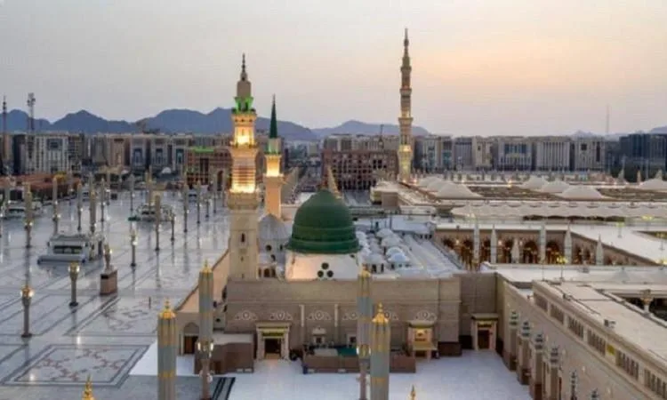 من القاهرة إلى المدينة لأداء العمرة: من أين يبدأ الإحرام؟ من القاهرة إلى المدينة لأداء العمرة: من أين يبدأ الإحرام؟