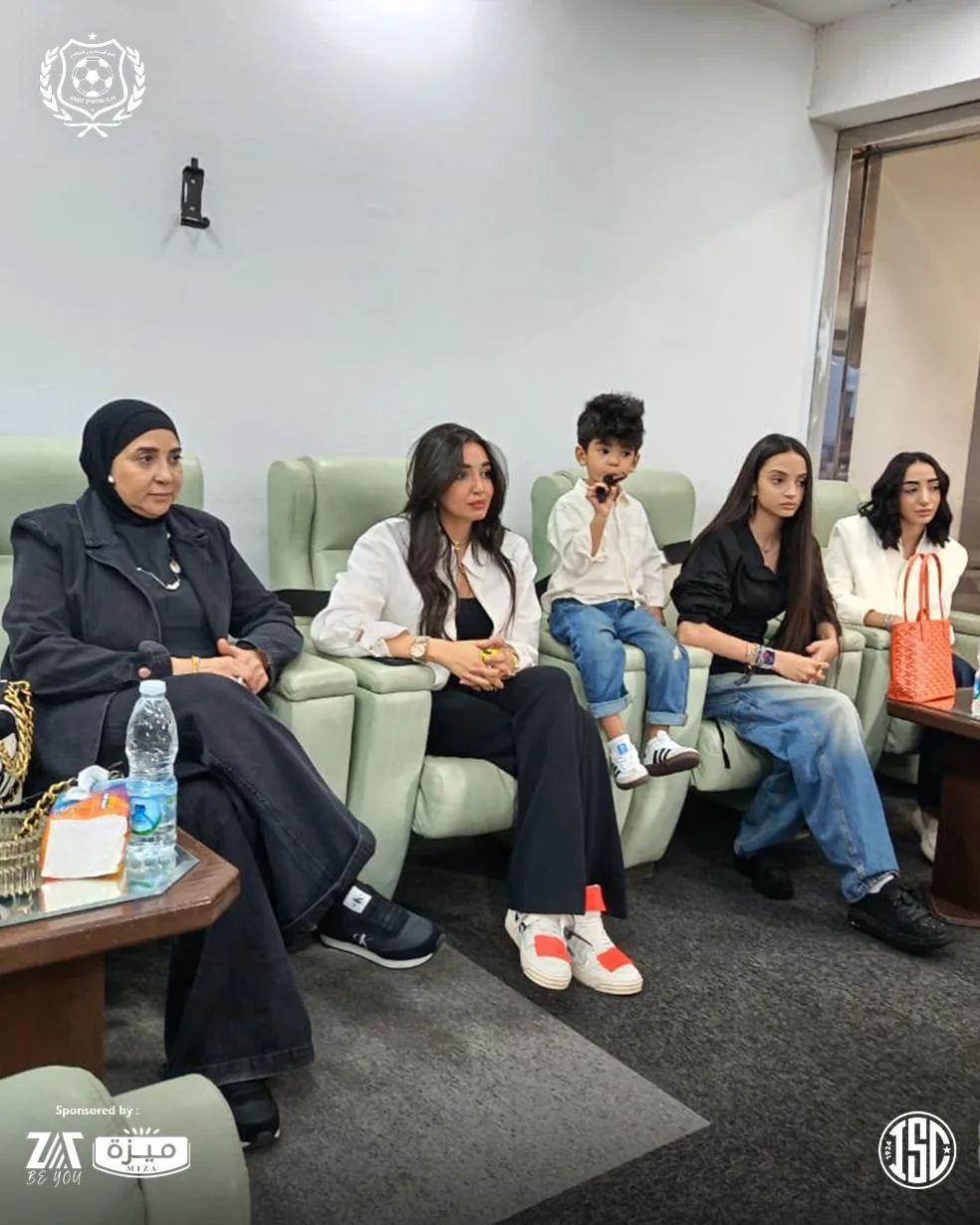 من المدرجات.. عائلة الراحل إيهاب جلال تدعم الإسماعيلي في مواجهة مودرن سبورت من المدرجات.. عائلة الراحل إيهاب جلال تدعم الإسماعيلي في مواجهة مودرن سبورت