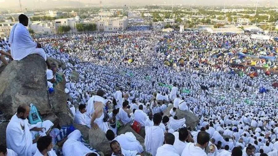 من المقدسات إلى التكنولوجيا: كيف تؤمن السعودية حجاج بيت الله الحرام ضد التهديدات الإلكترونية؟ من المقدسات إلى التكنولوجيا: كيف تؤمن السعودية حجاج بيت الله الحرام ضد التهديدات الإلكترونية؟