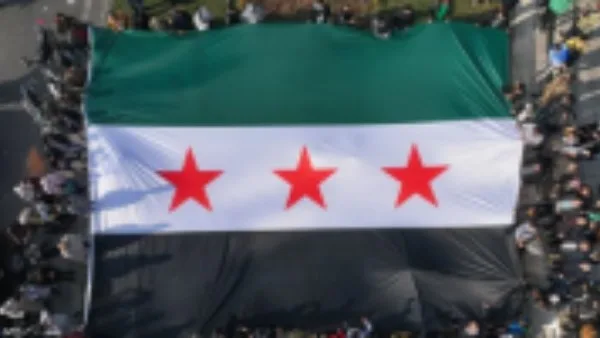 من دمشق إلى نيويورك.. أستاذ علاقات دولية يكشف المتحكم بمصير السوريين