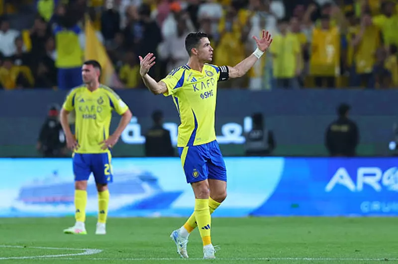 من ضمنهم منافس الأهلي.. ماركا: عرض برازيلي للتعاقد مع رونالدو للمشاركة في كأس العالم للأندية من ضمنهم منافس الأهلي.. ماركا: عرض برازيلي للتعاقد مع رونالدو للمشاركة في كأس العالم للأندية