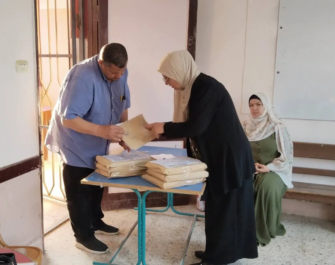 من قلب غرفة العمليات: وصول أوراق امتحانات نهاية العام لمدارس دمياط من قلب غرفة العمليات: وصول أوراق امتحانات نهاية العام لمدارس دمياط