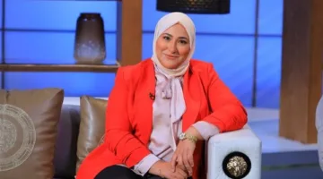 من لها أحقية الجلوس في الكرسي الأمامي للسيارة «الأم أم الزوجة»؟ علم النفس يجيب