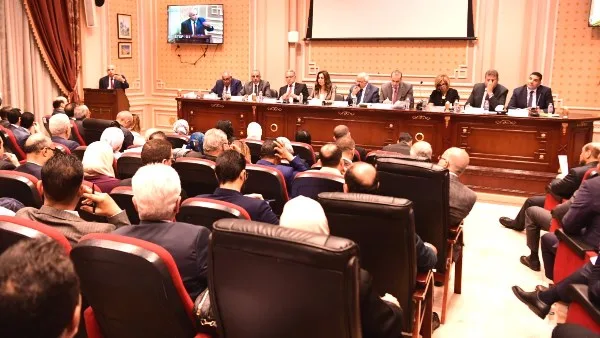 مناقشات الإيجار القديم أمام البرلمان.. اقتراح فترة انتقالية 10 سنوات وزيادة كل 3 سنوات مناقشات الإيجار القديم أمام البرلمان.. اقتراح فترة انتقالية 10 سنوات وزيادة كل 3 سنوات