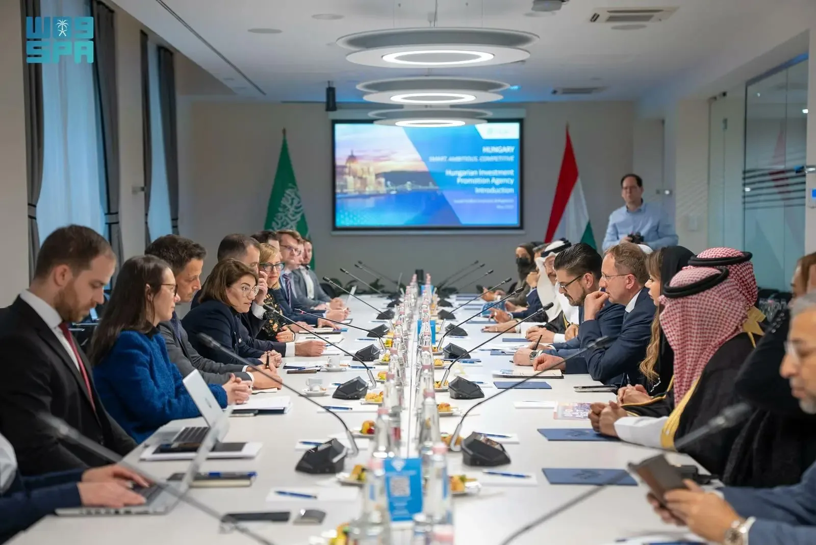 منتدى الأعمال السعودي المجري يشهد توقيع اتفاقيتين تجاريتين منتدى الأعمال السعودي المجري يشهد توقيع اتفاقيتين تجاريتين