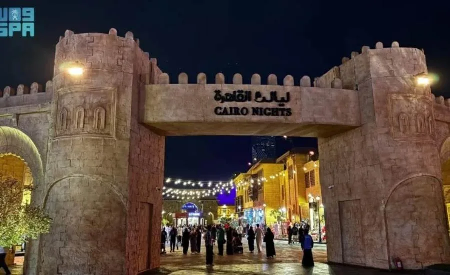 منطقة “ليالي القاهرة” في سيتي ووك جدة تقدم تجربة مصرية تجمع بين التراث والثقافة للزوار. منطقة “ليالي القاهرة” في سيتي ووك جدة تقدم تجربة مصرية تجمع بين التراث والثقافة للزوار.