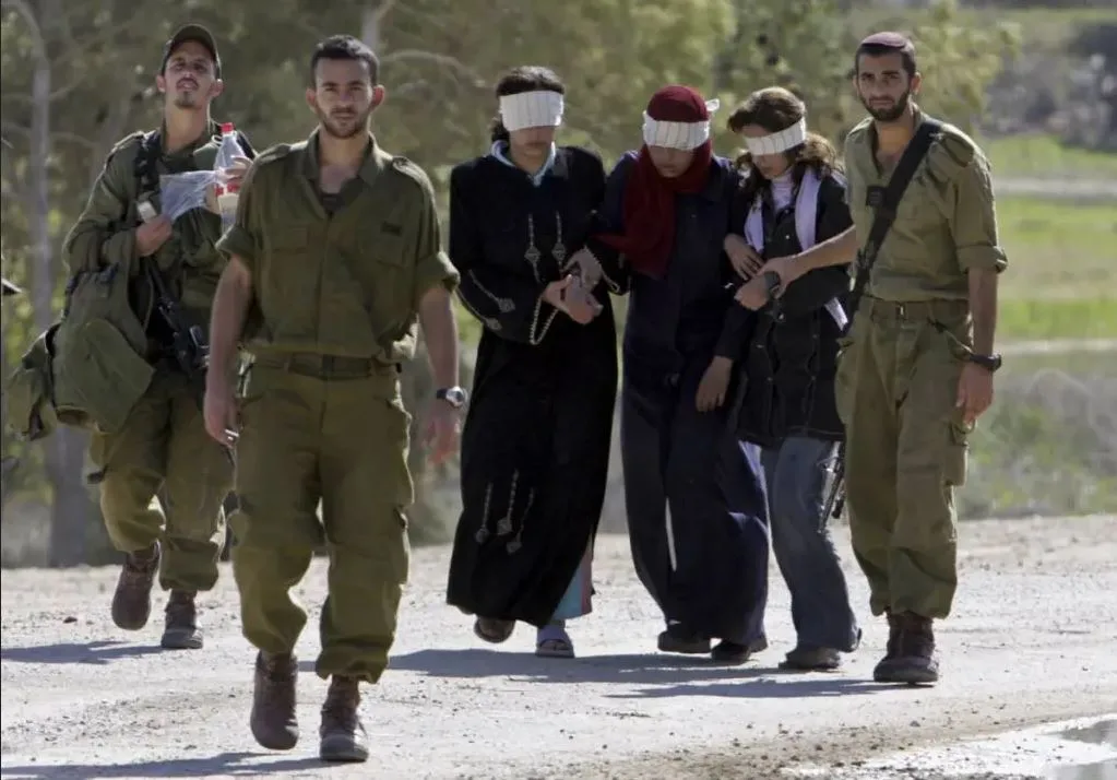منظمات الأسرى: الاحتلال قام باعتقال 530 فلسطينياً من الضفة الغربية في الشهر الفائت منظمات الأسرى: الاحتلال قام باعتقال 530 فلسطينياً من الضفة الغربية في الشهر الفائت