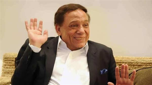 منع التصوير وعدد مقتصر بناءً على طلبه.. تفاصيل احتفالية الزعيم عادل إمام بعيد ميلاده في منزله منع التصوير وعدد مقتصر بناءً على طلبه.. تفاصيل احتفالية الزعيم عادل إمام بعيد ميلاده في منزله