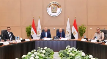 منها إنشاء ميناء طابا البحري.. وزير الري يوافق على 25 مشروعًا