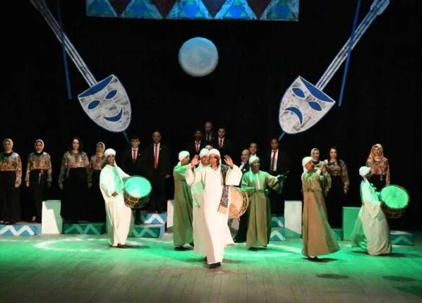 «مهرجان مسرح الجنوب» يكرم الكاتب الصحفي محمد السيسي «مهرجان مسرح الجنوب» يكرم الكاتب الصحفي محمد السيسي