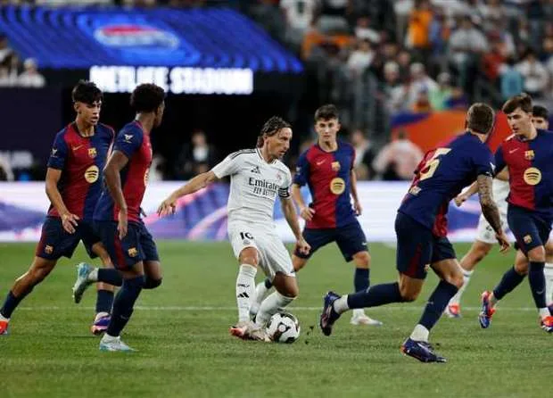 موعد مباراة برشلونة وريال مدريد في الكلاسيكو والقنوات الناقلة موعد مباراة برشلونة وريال مدريد في الكلاسيكو والقنوات الناقلة