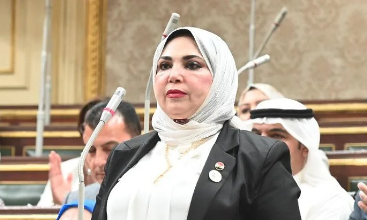 ميرفت عبد النعيم تؤدي اليمين الدستورية أمام "النواب" خلفا لرقية عبد العزيز ميرفت عبد النعيم تؤدي اليمين الدستورية أمام "النواب" خلفا لرقية عبد العزيز