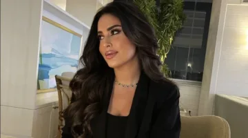 ميرنا نور الدينا تخطف الأنظار بإطلالة فورمال