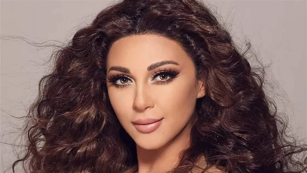 ميريام فارس تحتفل بميلادها بفستان قصير وبأجواء خاصة ميريام فارس تحتفل بميلادها بفستان قصير وبأجواء خاصة