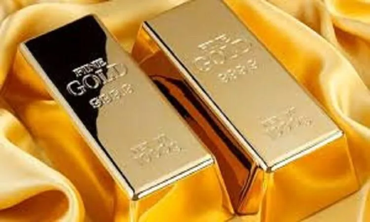 ارتفاع أسعار الذهب بسبب انخفاض الدولار وتجدد التوترات نتيجة تهديدات ترامب الجمركية. ارتفاع أسعار الذهب بسبب انخفاض الدولار وتجدد التوترات نتيجة تهديدات ترامب الجمركية.