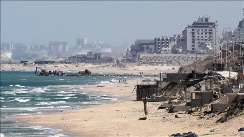ميناء غزة.. وجهة ترفيهية تروي قصة النزوح هربًا من الموت