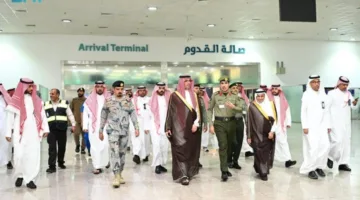 مُحافظ جدَّة يراجع تحضيرات الميناء لاستقبال الحجاج