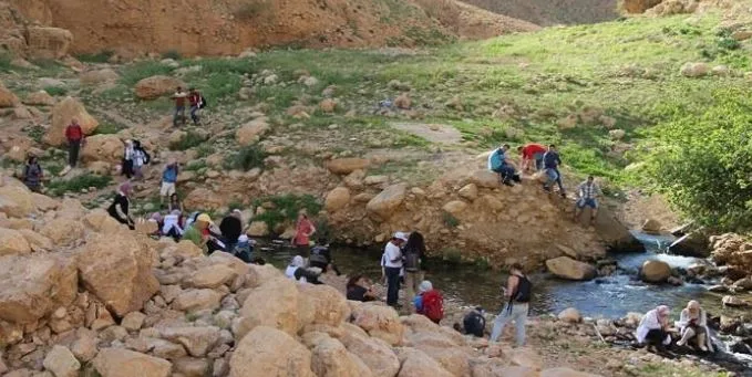 مستوطنون إسرائيليون يقطعون خطوط المياه في منطقة العوجا شمال أريحا