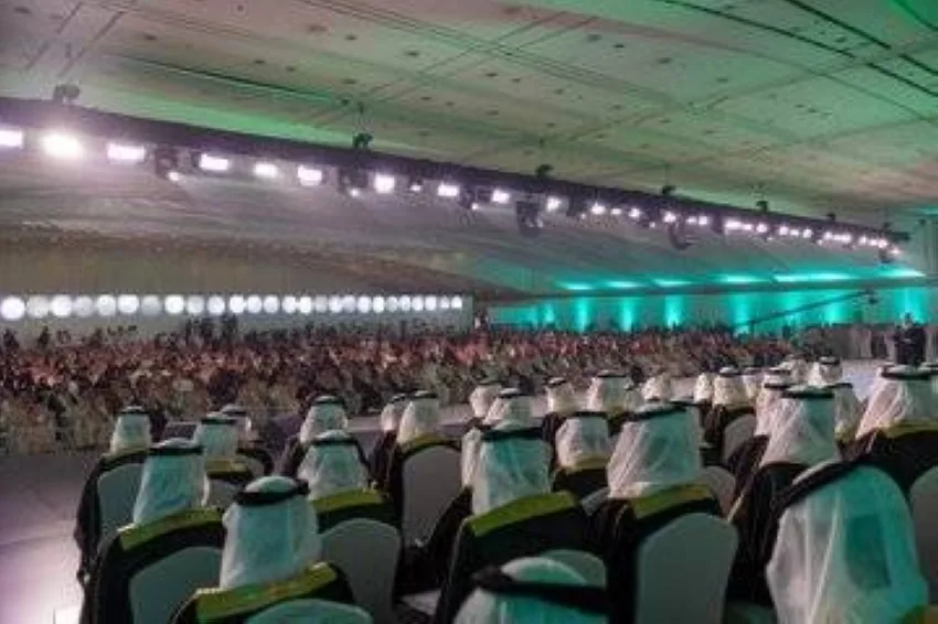 نائب أمير الرياض يشرف على مراسم تخرج الدفعة الثلاثين من طلاب مدارس الملك فيصل
