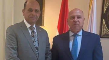 نائب رئيس الوزراء يبحث مع نشأت فؤاد عباس ومحمود الضبع تنمية المنطقة الصناعية بغرب طهطا