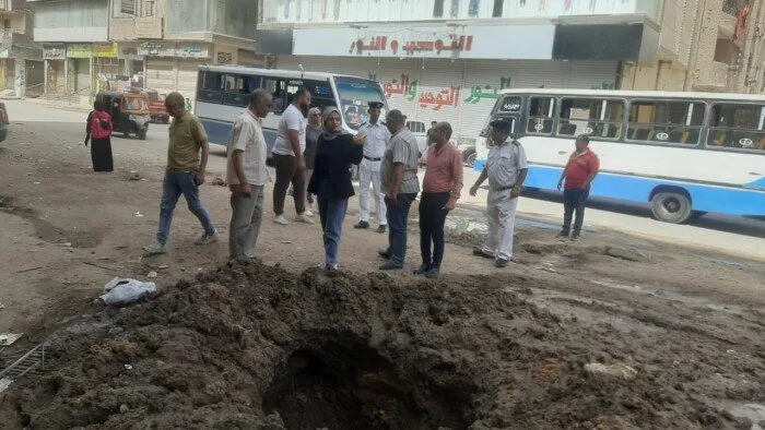 نائب محافظ القليوبية تراقب نظام النظافة وأعمال رصف الشوارع في حي شرق شبرا نائب محافظ القليوبية تراقب نظام النظافة وأعمال رصف الشوارع في حي شرق شبرا