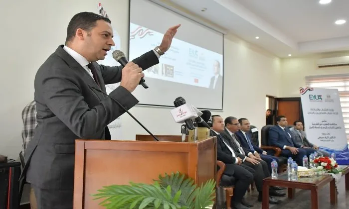 نائب محافظ بورسعيد يشارك في افتتاح المنتدى الثاني لمؤتمر مكافحة الهجرة غير الشرعية نائب محافظ بورسعيد يشارك في افتتاح المنتدى الثاني لمؤتمر مكافحة الهجرة غير الشرعية