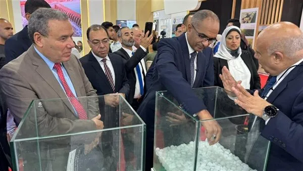 نائب وزير الإسكان يؤكد على ضرورة المراقبة الفورية لأنظمة الصرف الصناعي لتسهيل تنظيم أوضاع المطورين. نائب وزير الإسكان يؤكد على ضرورة المراقبة الفورية لأنظمة الصرف الصناعي لتسهيل تنظيم أوضاع المطورين.