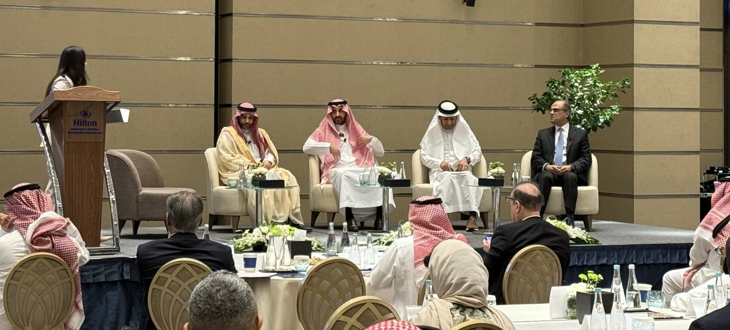 نائب وزير المالية: القطاعات غير النفطية تمثل 52% من الناتج المحلي الإجمالي