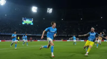 نابولي يحتفل بالفوز بلقب الدوري الإيطالي للمرة الرابعة عبر تاريخه.