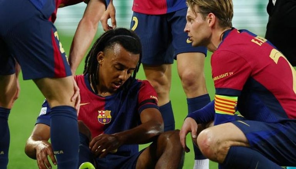 نادي برشلونة يعلن عن إصابة مدافعه جوليس كوندي نادي برشلونة يعلن عن إصابة مدافعه جوليس كوندي