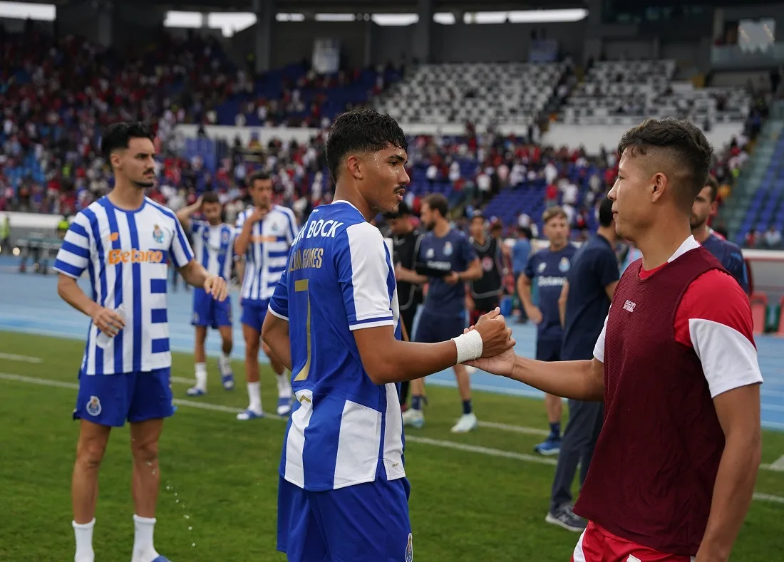 نتيجة المباراة الودية اليوم بين الوداد وبورتو.. خصم العين في كأس العالم للأندية نتيجة المباراة الودية اليوم بين الوداد وبورتو.. خصم العين في كأس العالم للأندية