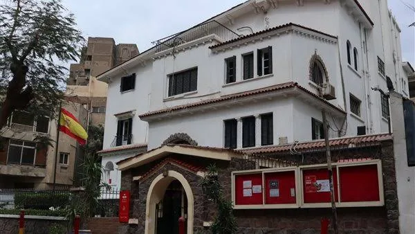 “نساء رائدات في الفن: تعزيز القوة عبر الإبداع” – معرض يُكرم إبداع النساء بالمتحف المصري الكبير برعاية معهد ثربانتس في القاهرة.