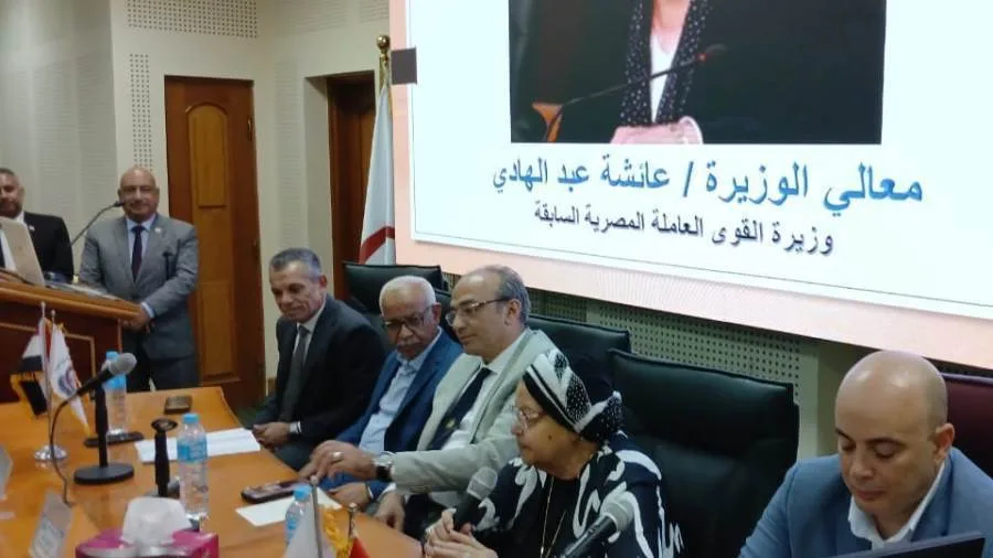 نقيب موظفي المدينة الطبية: قانون العمل يمثل تحولاً مهماً في تاريخ حقوق العمال نقيب موظفي المدينة الطبية: قانون العمل يمثل تحولاً مهماً في تاريخ حقوق العمال